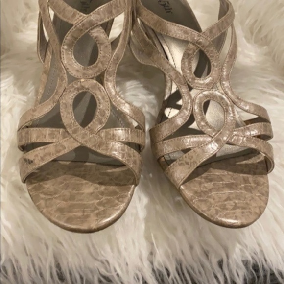 Snake pattern heel sandal - Picture 2 of 4